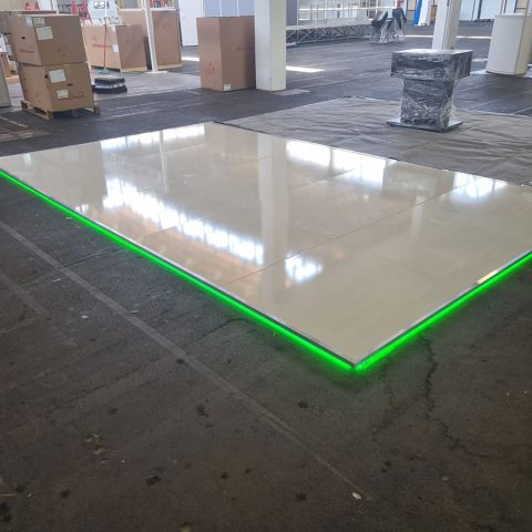 Najam poda sa LED osvjetljenjem