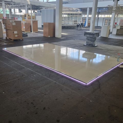 Najam poda sa LED osvjetljenjem